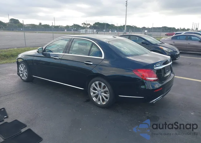 WDDZF4JB7HA145528: 43728411