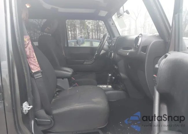 1C4BJWDG1HL604201: 43728547