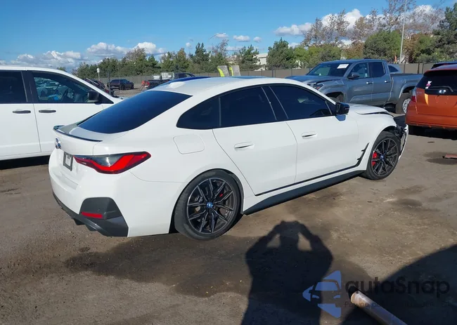 WBY43AW0XRFS79259: 43728559