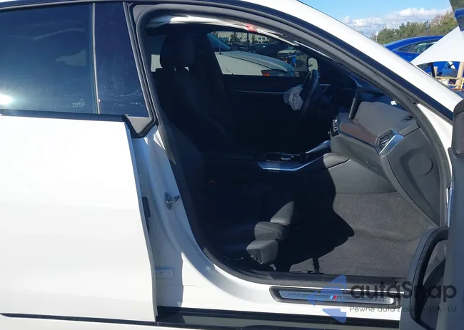 WBY43AW0XRFS79259: 43728559