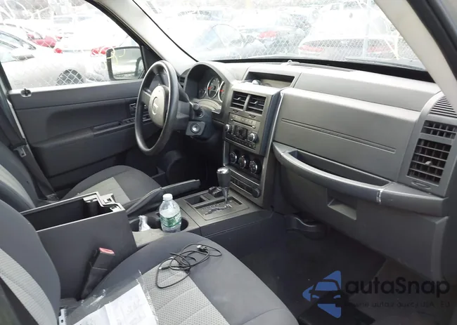 1J8GN28K09W514726: 43727705