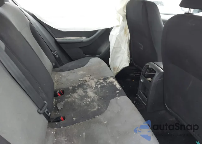 3VW2B7AJ2HM370651: 43728952