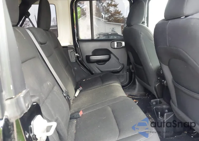 1C4HJXDN9KW689695: 43730147