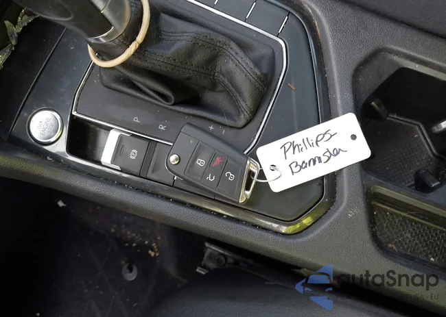 3VV3B7AX2JM067159: 43730545