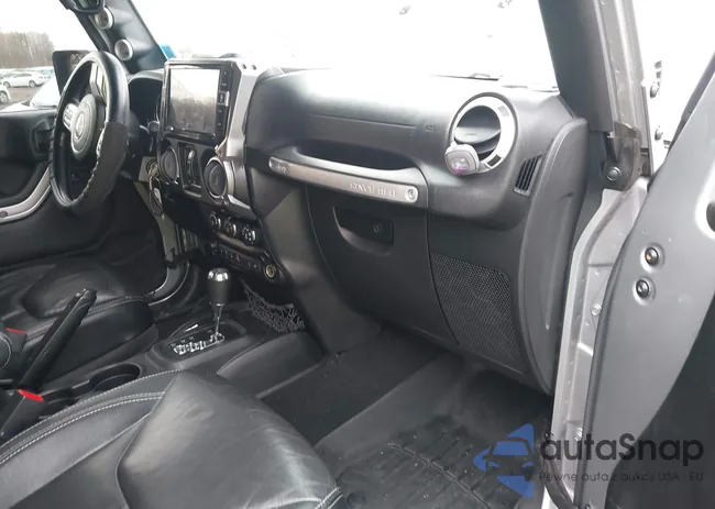 1C4HJWFG5FL632555: 43729984