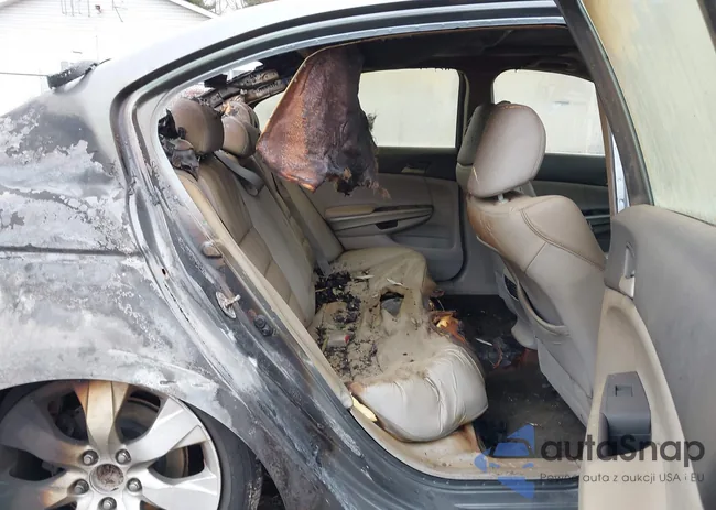 1HGCP2F86AA176646: 43730004