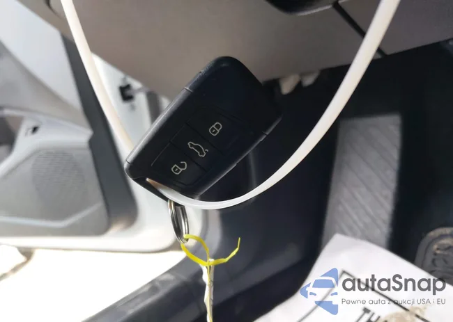 3VWC57BU0KM082283: 43731274