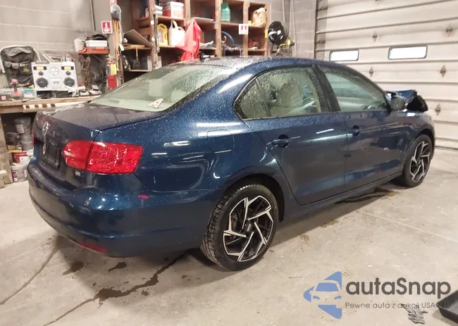 3VWD17AJ8EM267743: 43731325