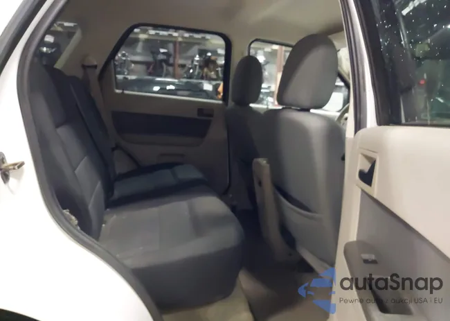 1FMCU49319KB07111: 43731328