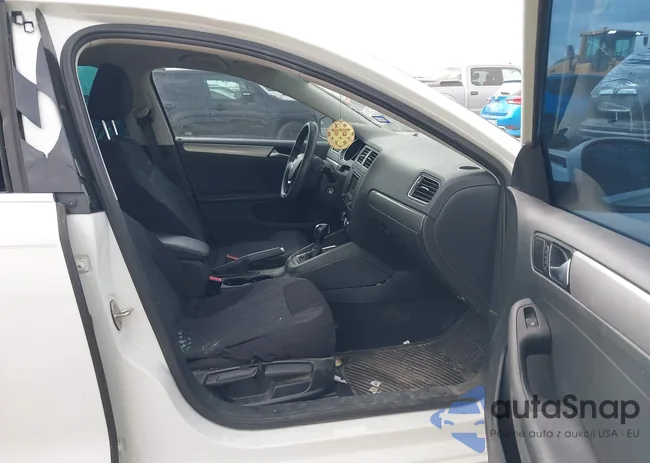 3VW2B7AJ2HM315472: 43731349