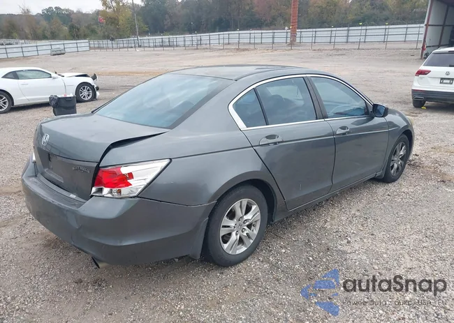 1HGCP26438A024721: 43730666