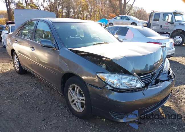 4T1BE32K15U561975: 43732258