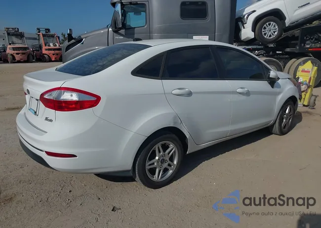 3FADP4BJ9HM153985: 43732323