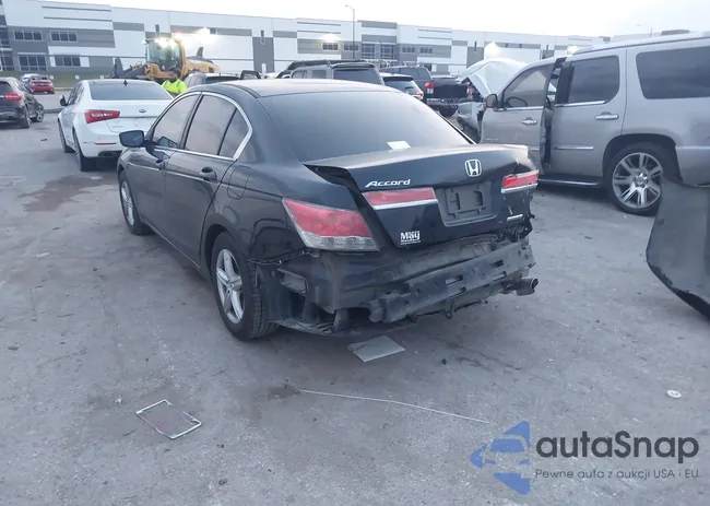 1HGCP2F68CA077103: 43732413