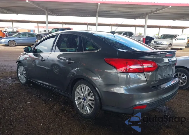 1FADP3J21GL362772: 43731915