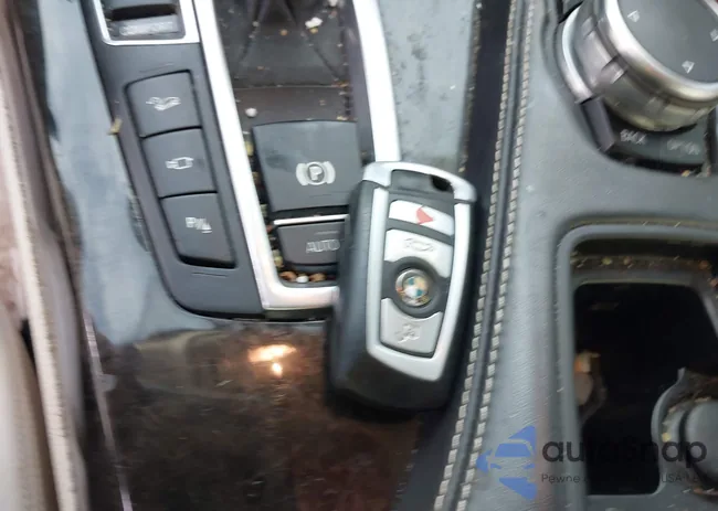 WBA6B8C53FD453957: 43733139