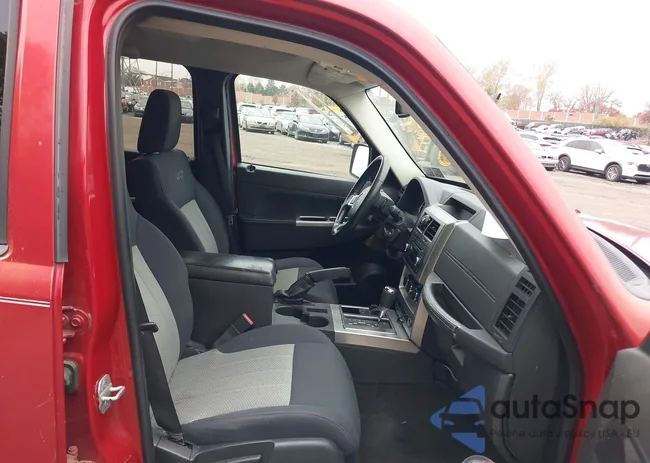 1J8GN58K29W541847: 43733187