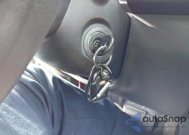 KNDJT2A21A7115982: 43733376