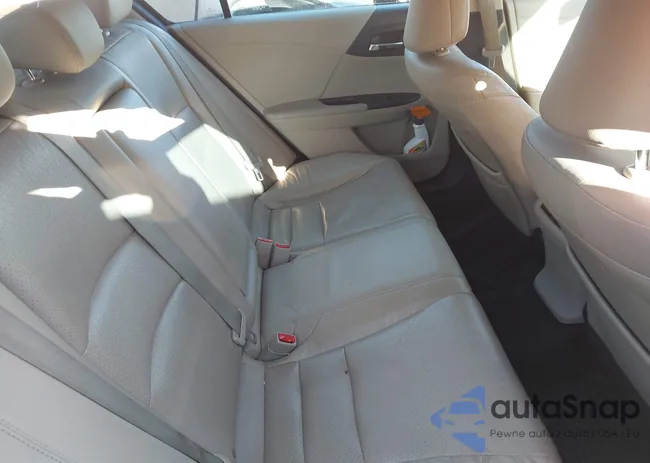 1HGCR2F89HA049958: 43733674