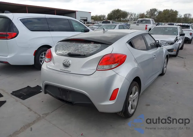 KMHTC6AD0FU240073: 43733715