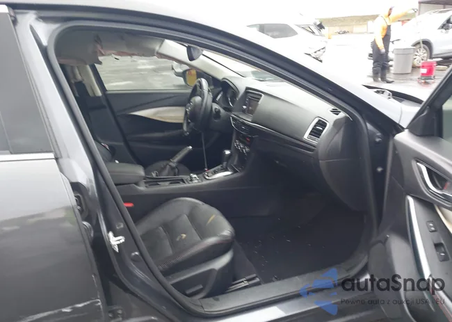 JM1GJ1W58F1180075: 43735567