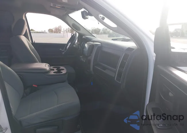 1C6RR6KM0ES403415: 43735621