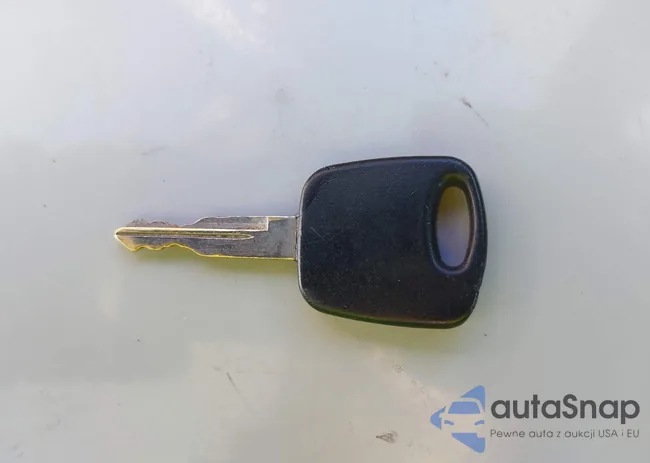 1FAFP4047YF296424: 43737222