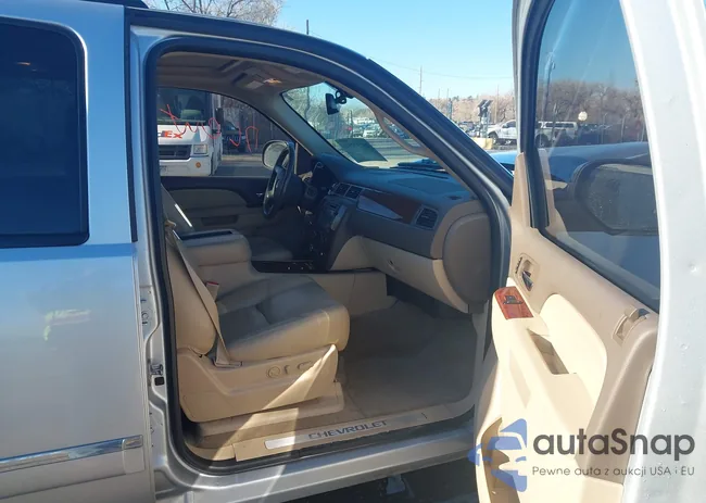 1GNSKKE70CR211582: 43737290