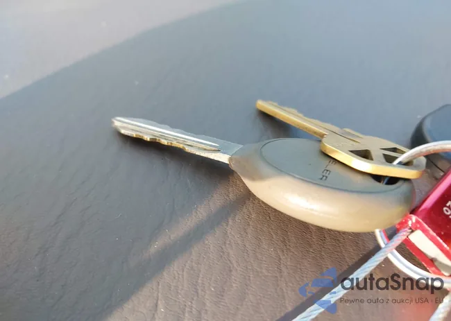 2C3HE66G63H519943: 43737352