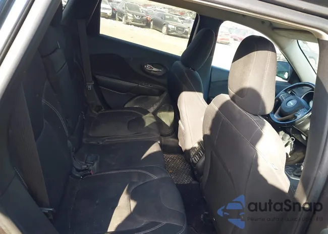 1C4PJMCS3GW241431: 43737388