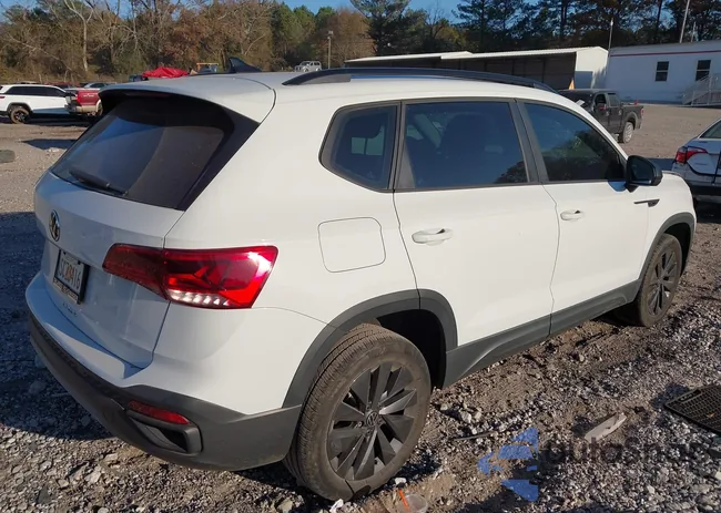 3VVCX7B28NM066141: 43736833