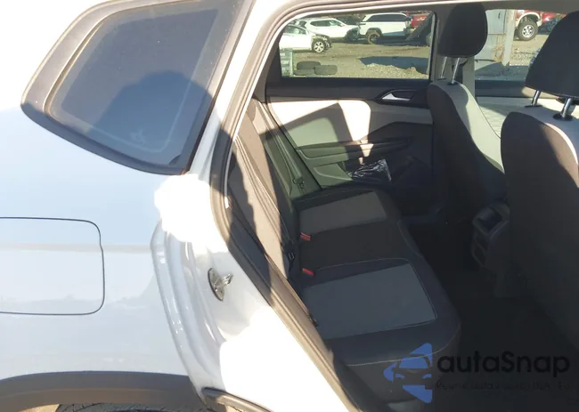 3VVCX7B28NM066141: 43736833