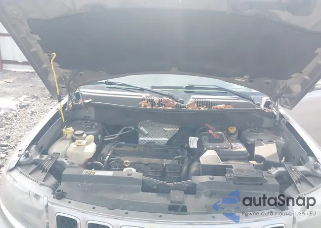 1C4NJCBA9GD560886: 43738351