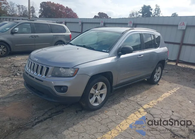 1C4NJCBA9GD560886: 43738351