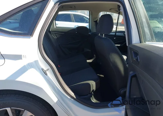 3VW5X7BU6SM081206: 43738425