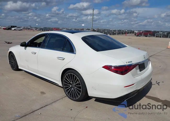 W1K6G6DB1NA077651: 43738455