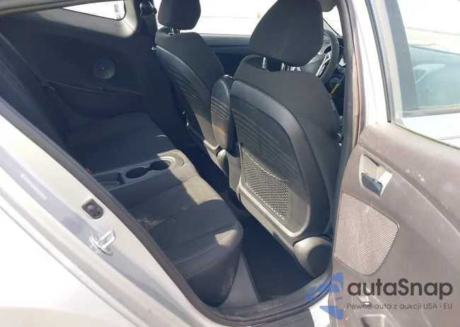 KMHTC6AD8GU263263: 43738593