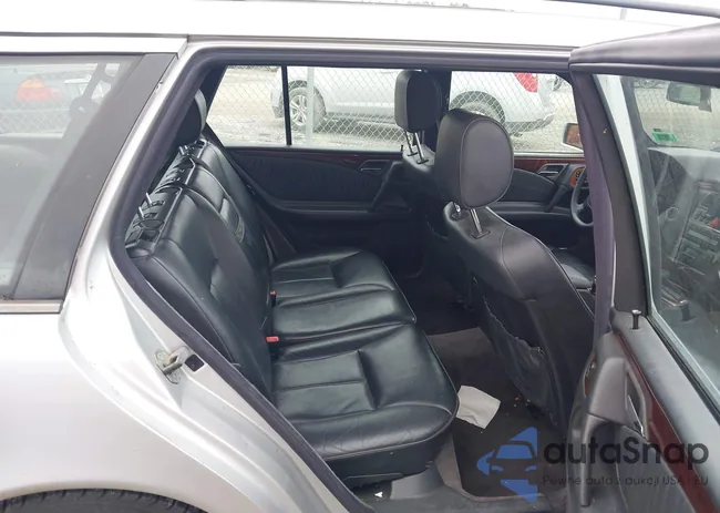 WDBJH82F3XX025729: 43737835