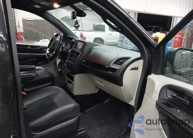 2C4RDGCG6JR326891: 43739473