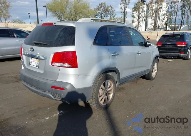 5XYKT4A28BG103039: 43738906