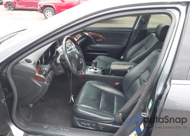 JH4KB16505C008499: 43740252