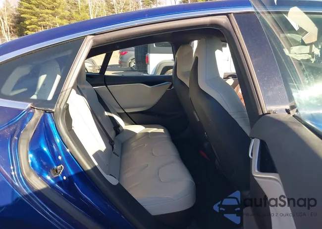 5YJSA1E27GF123893: 43739843