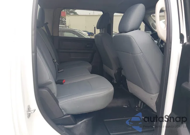 3C6UR5CL6JG348013: 43741290