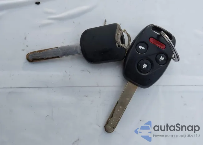 1HGCP2F38BA012935: 43741321