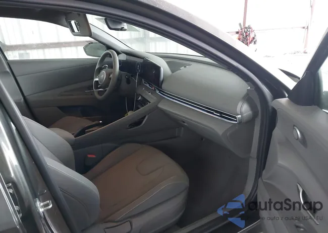 KMHLM4DG8RU805195: 43741383