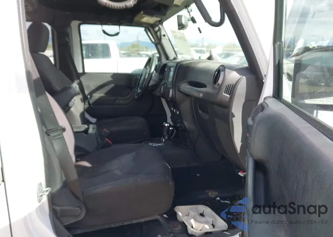 1C4BJWDG6DL658667: 43741478