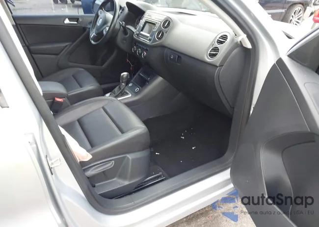 WVGAV7AX8GW604375: 43740850