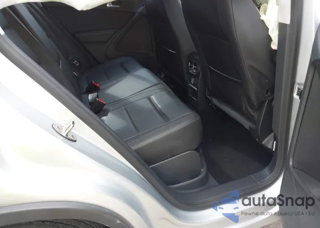 WVGAV7AX8GW604375: 43740850