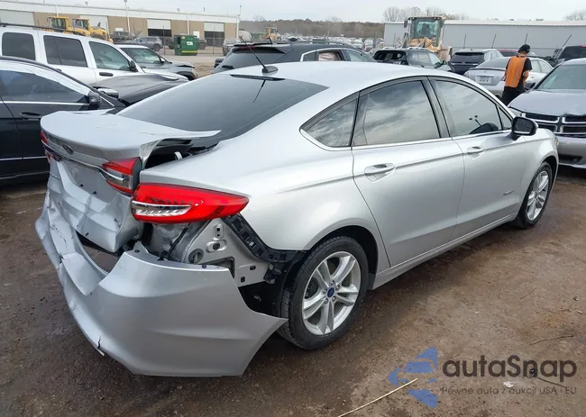 3FA6P0UU1JR101042: 43740934