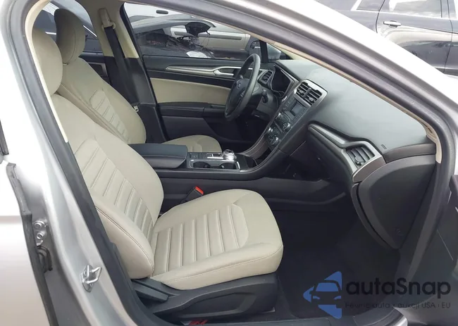 3FA6P0UU1JR101042: 43740934